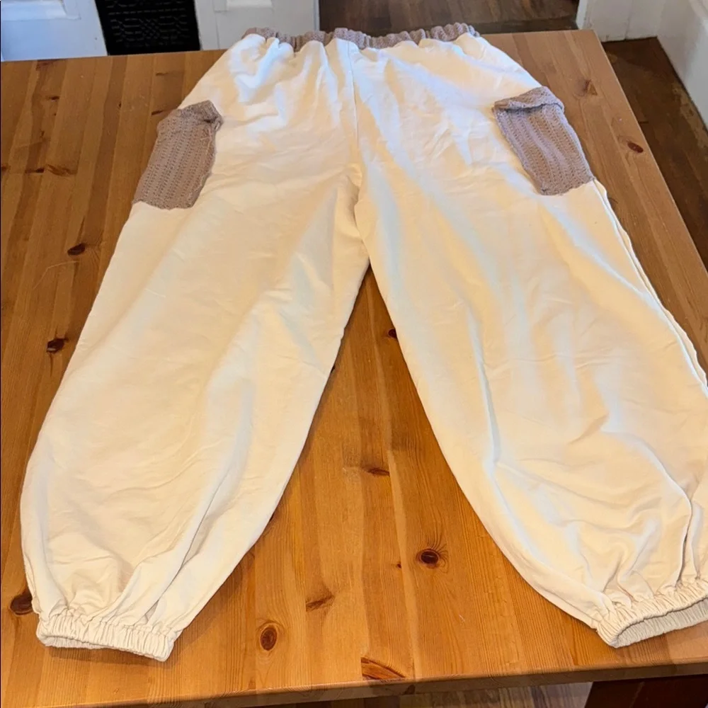 NEW! POL Cream and Orange Jogger Sweatpants with adorable Floral Design Size M - Picture 6 of 9